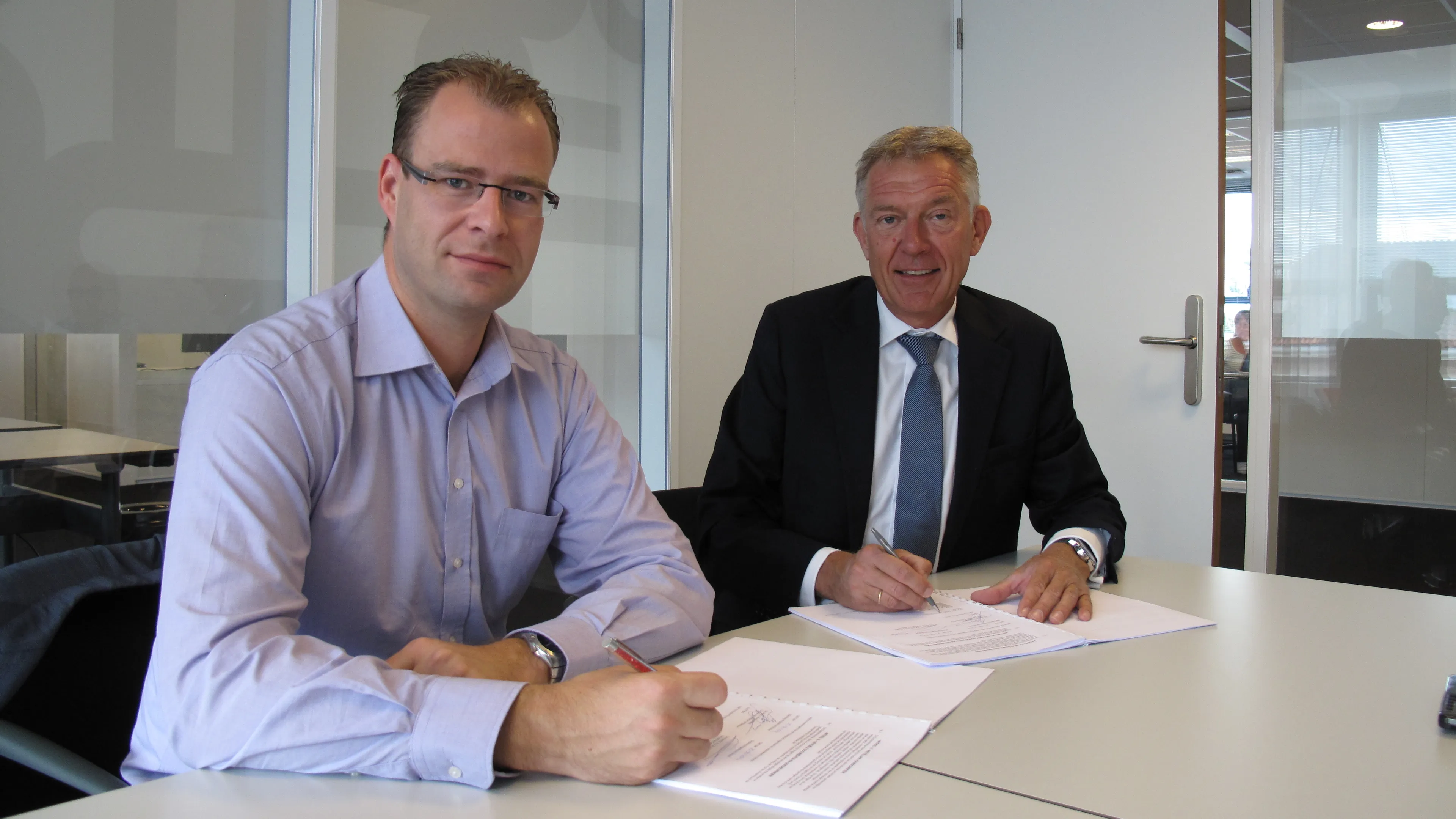 lxp1ltn4rysr9fe86ir9jld3m 1 ondertekening hu