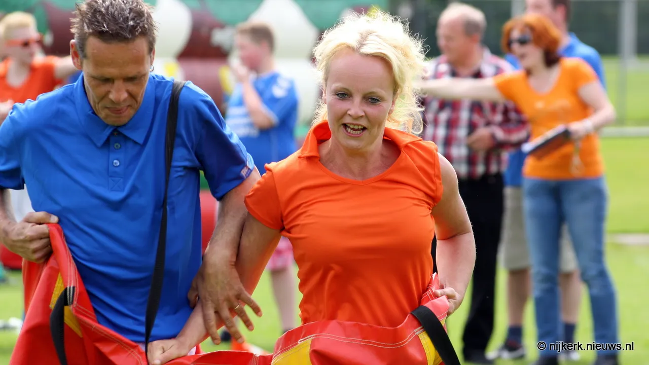 m37smqhyq9cdli2gs1ac573t0 2014 04 2koningsdagmiddag nijveen 005