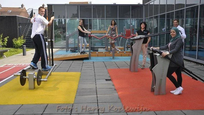 n6qrh5ay85mmfcfecw73q951y 2014 07 12 vrouwen bewegen vrouwen