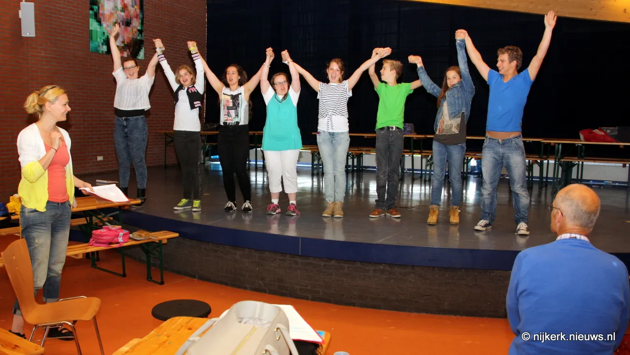 nrd22sgkezhoegmeihuhadwco 2014 06 05 corlaer college toneel 10