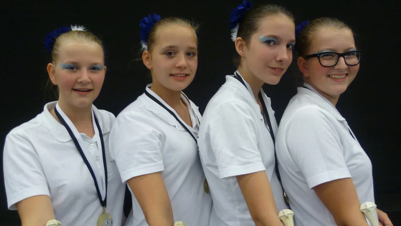 nugbxp4ioacgv84ls94rpr2nc 2014 11 03 majorettes