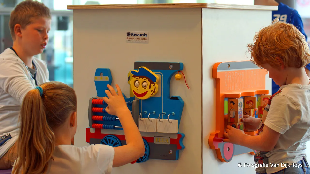 o3u6wrwvkatjf6xfchvkavqu8 2014 04 17 speelwanden in meander