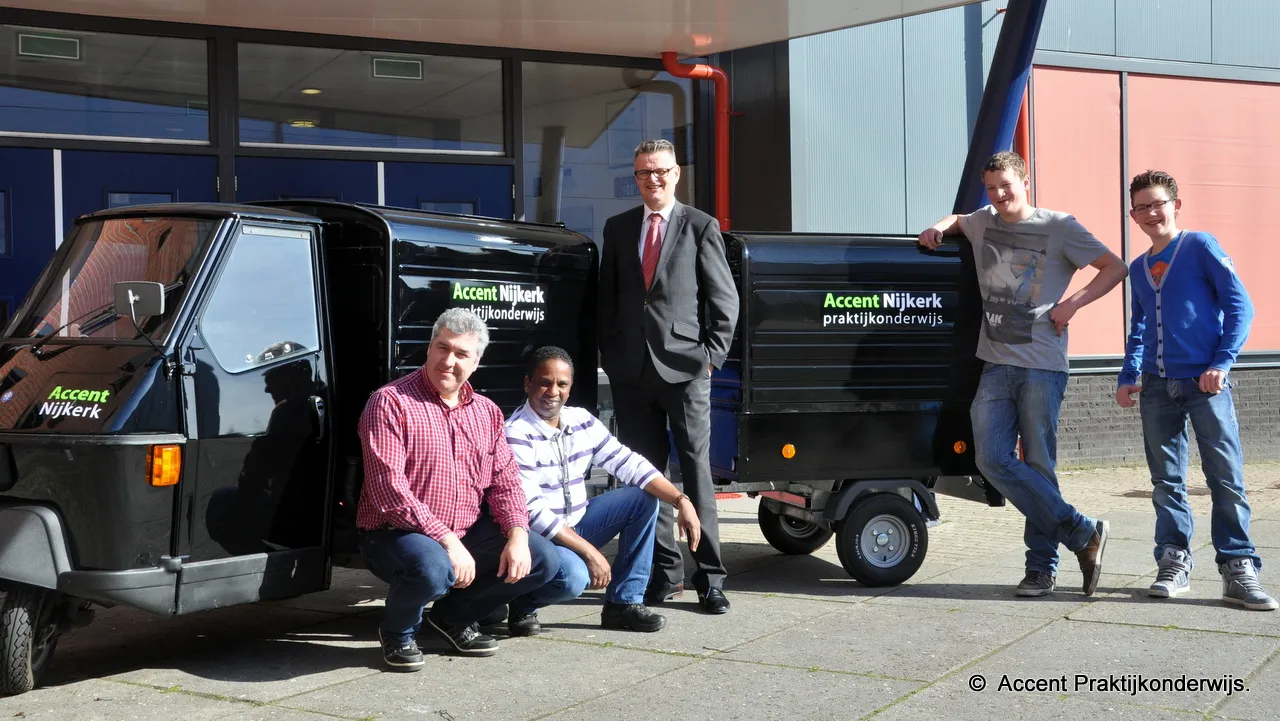 of8q4y87cganm8taq3wsh270o van links naar rechts andr schouwenaar mike henry jan hofman