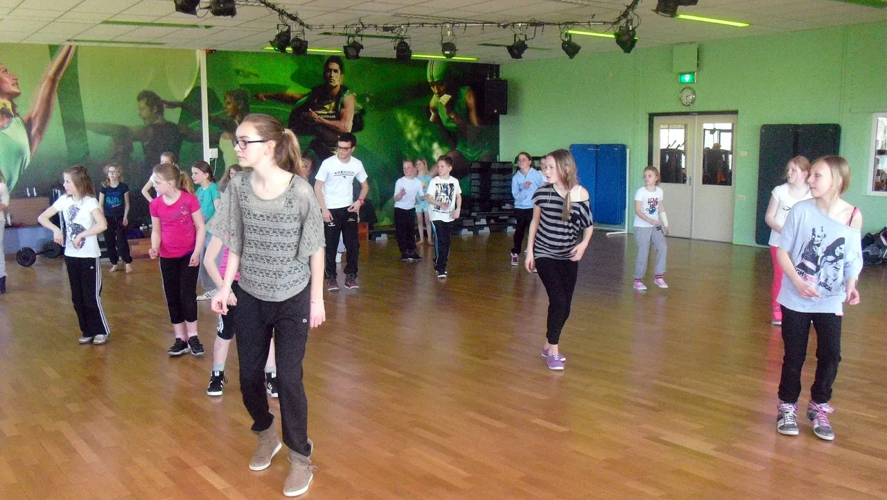 ofbkpee0kqx86lilpw5lvho5q 2014 03 31 dance in motions