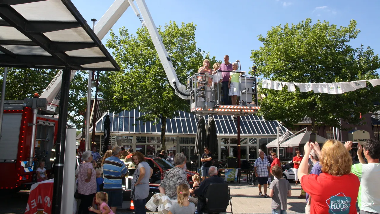 ofdaii5sdsycgip8sr9y64g8e 2013 08 26 zomerfeest infomarkt 00