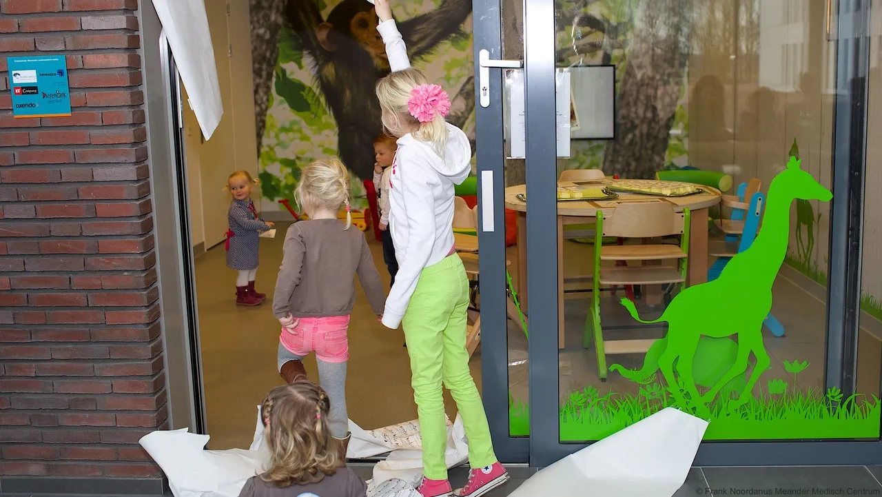 p9n6633pzmf0fc0n7ls8g9uem 2014 02 28 meander kinderpark1