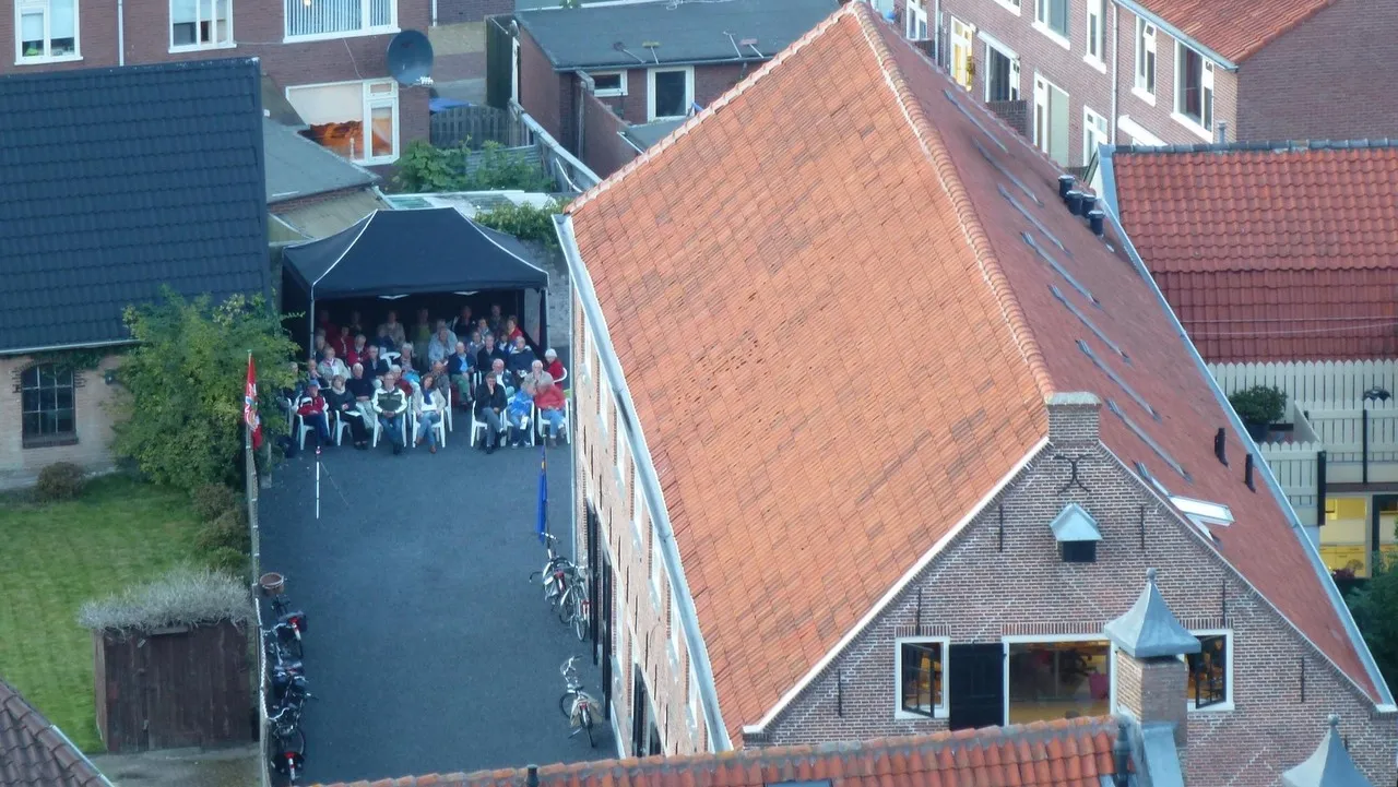 piyix2m0kc9nqpo8pa9uuhj3s 2013 09 11 b en f luisterplaats
