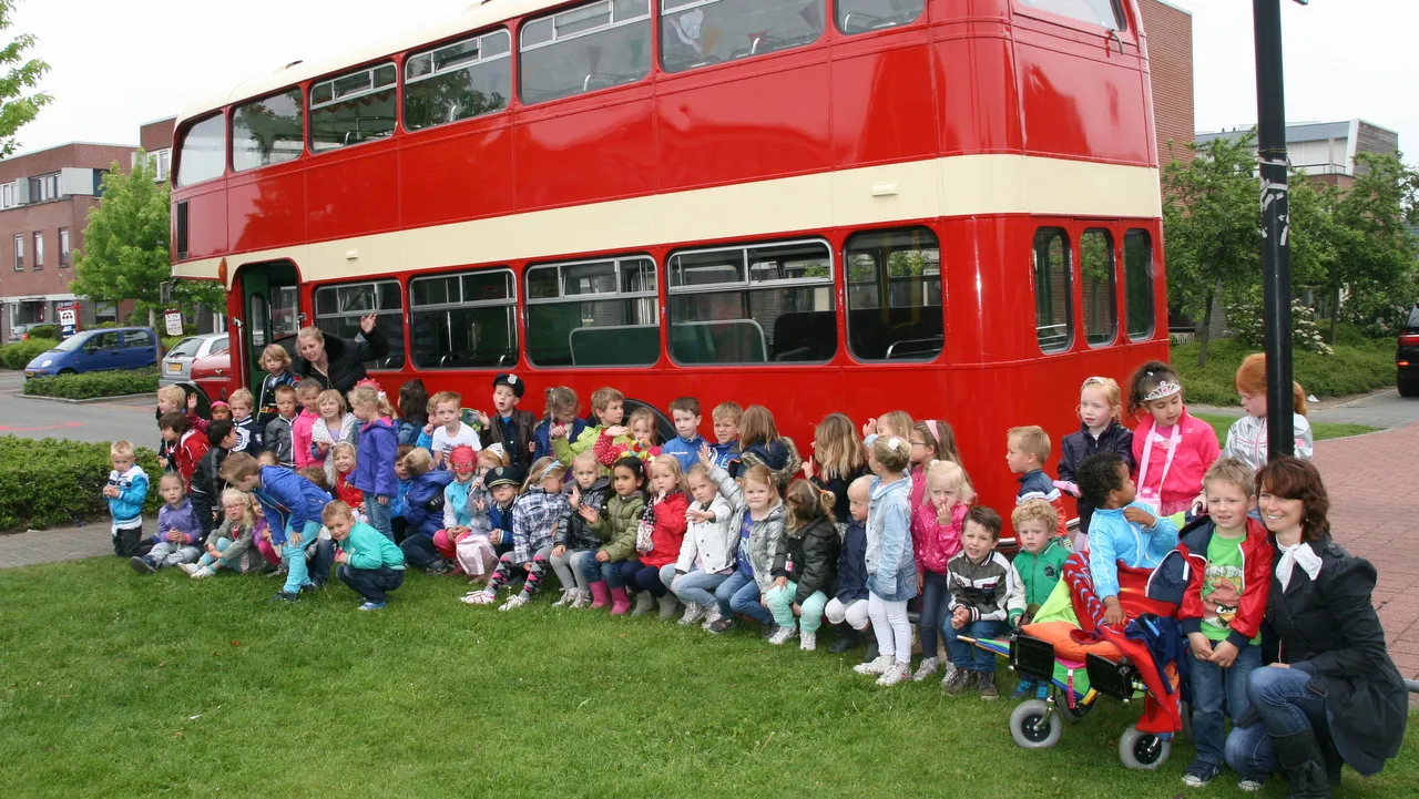 pnyc9aric2qmm9yvezxdqs62y 2013 05 31 kleuterfeest 138a