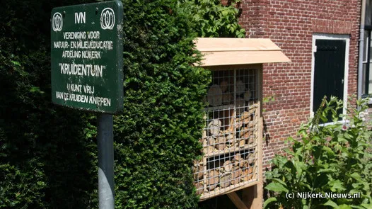 poaxcxnmz4wp1k8p2d2is8v3b 2014 06 014