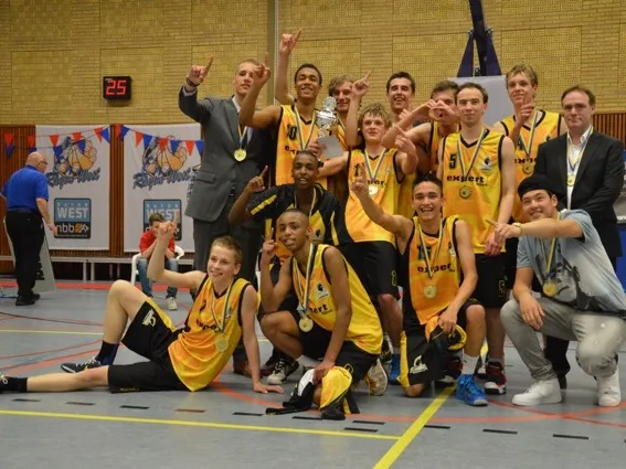 q2nqx0rn0676ee486e0lshuov 232352