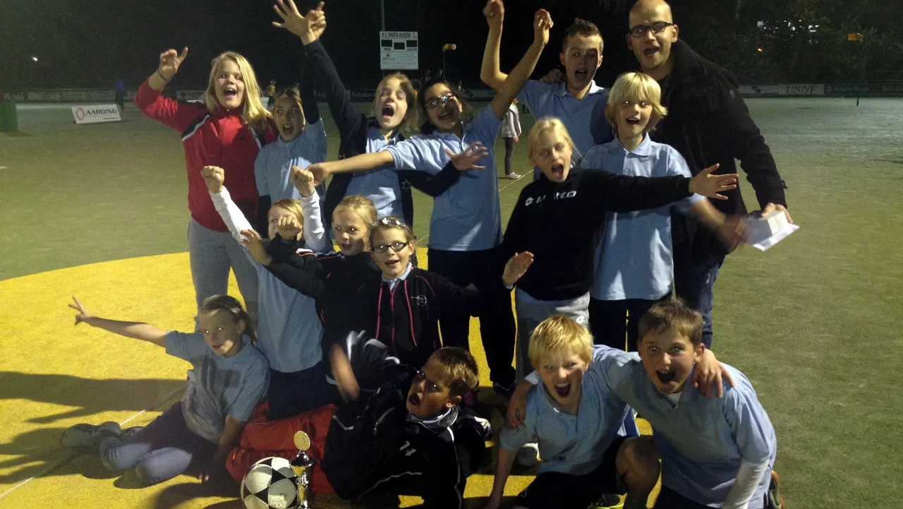 qfvxys72l0ftpm8eovpo15yxk 2013 10 04 de hoeksteen