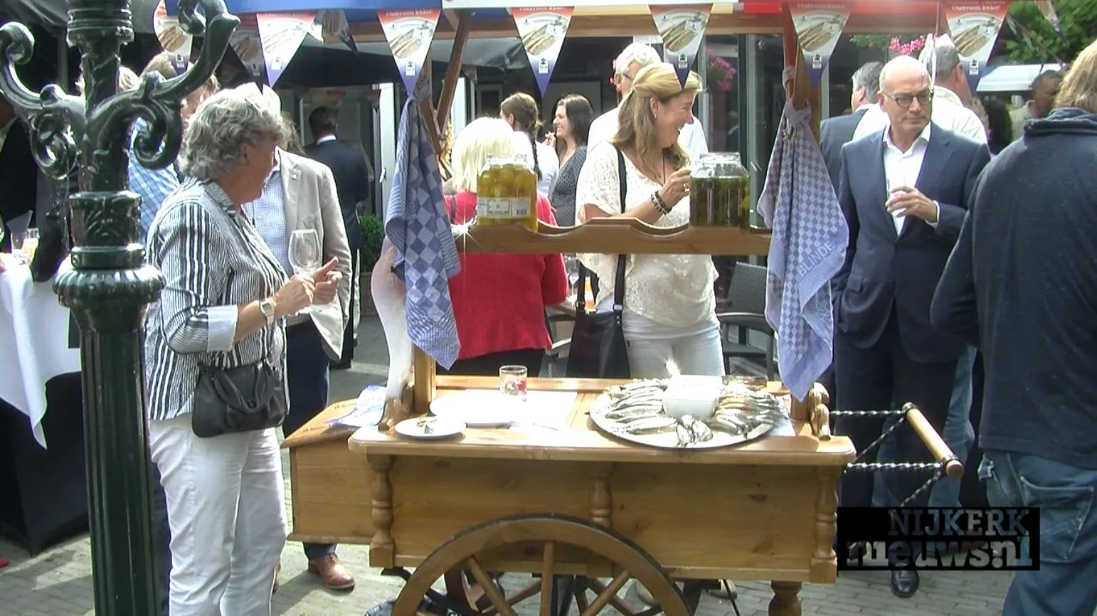 qrg843seucl19wb4k2vv35igd 2014 06 17 haringparty hoevelaken