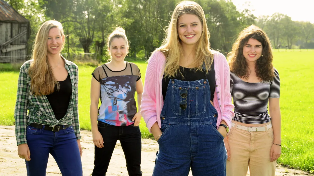 r089fozi1x0dr7dh19mk3cke1 2014 11 03 the maybellenes