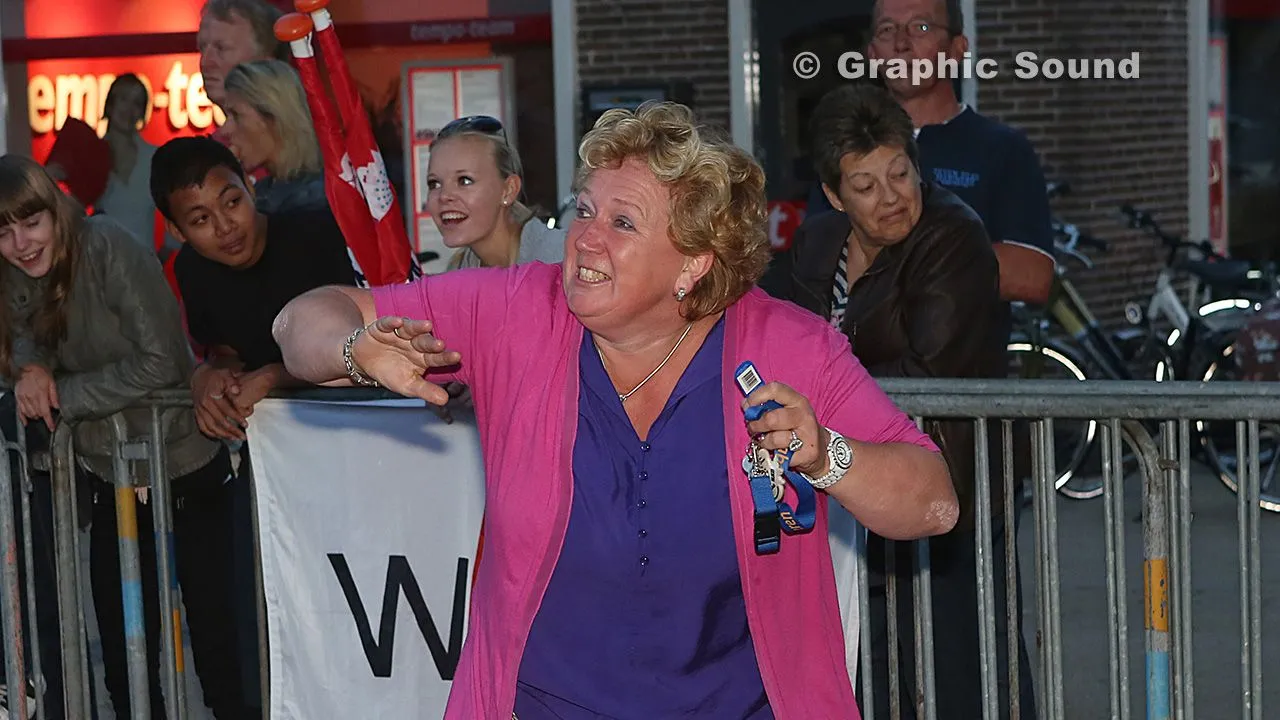 r1vnmu5jvordduv7hf4ueeqys 2013 08 28zomerfeest zeskamp finale009