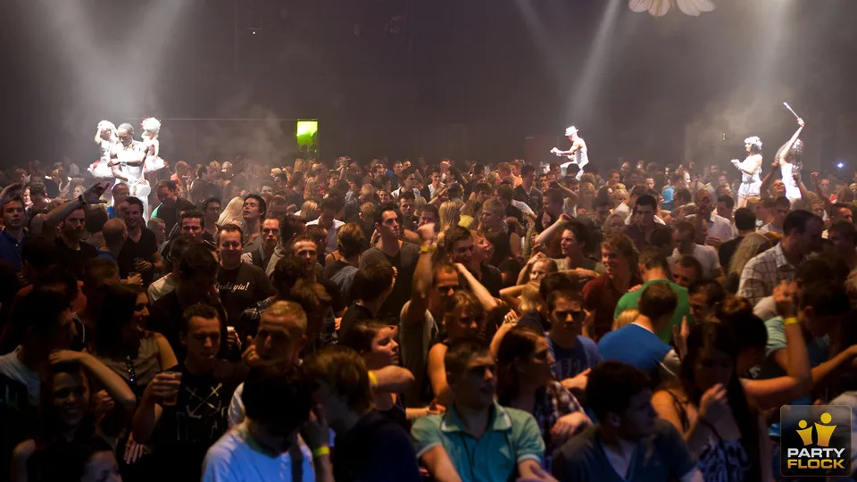 rhg4d827cshol8q1oak61713j 2013 11 13 the central dome