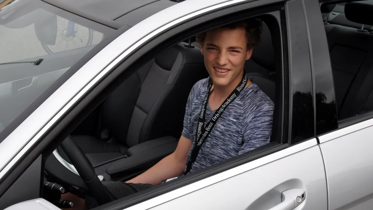 rnsiiev8dacywz3clvls80glz 2014 06 21 accent autorijles 3