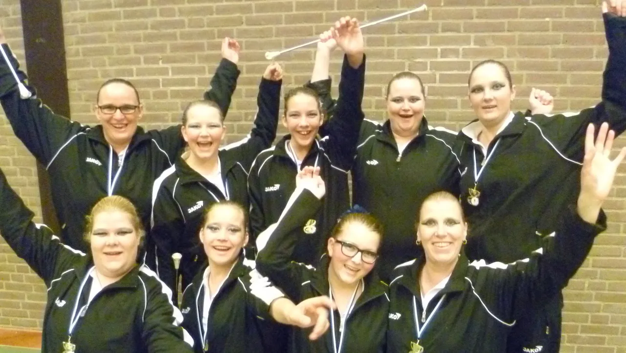 s9s34xaund1dkk8xw03kq04ts 2013 11 04 majorettes