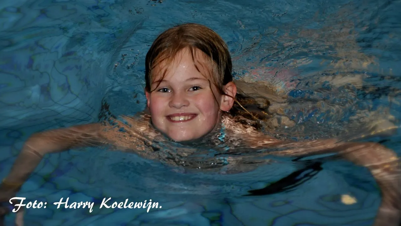 sdfeydt80wrkuxjov05mns8ue 2013 11 21 zwemmen voor kika 1