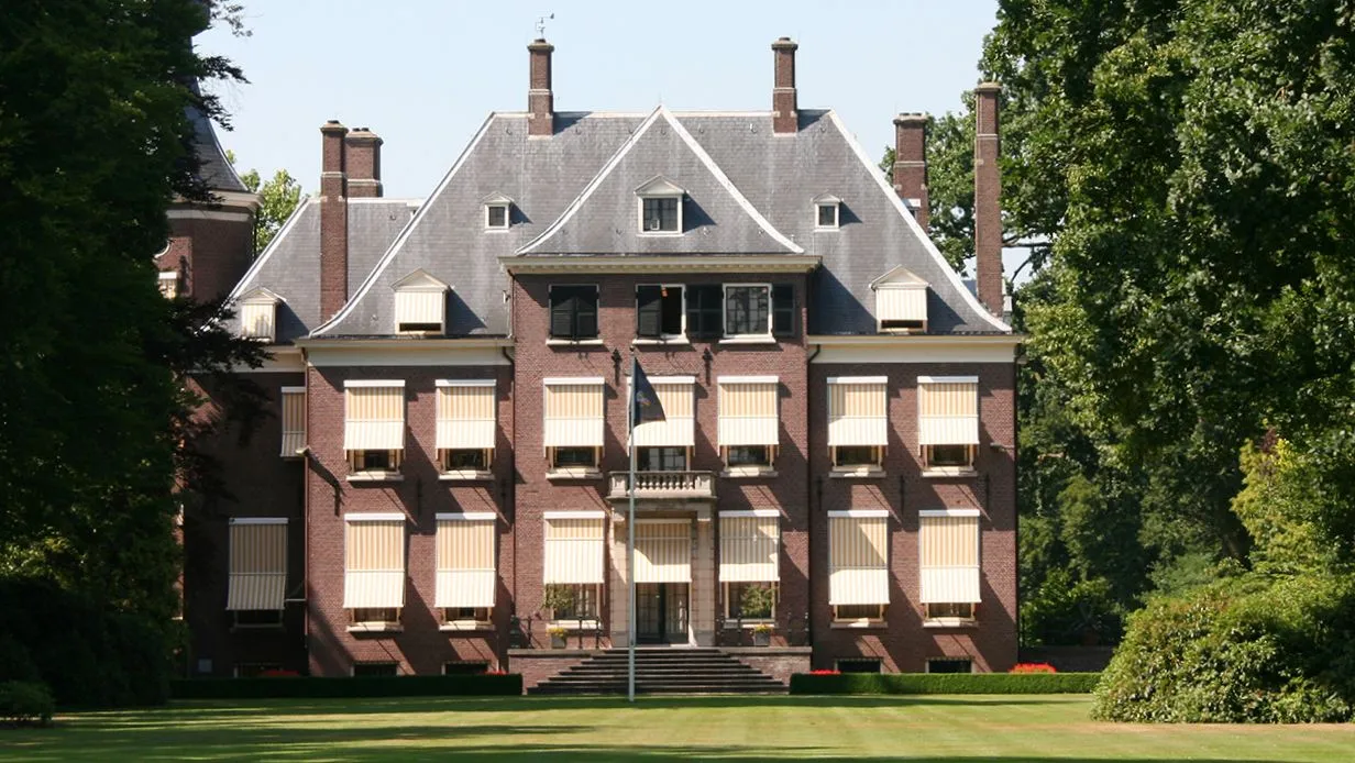 standaard hoevelaken kasteel hoevelaken