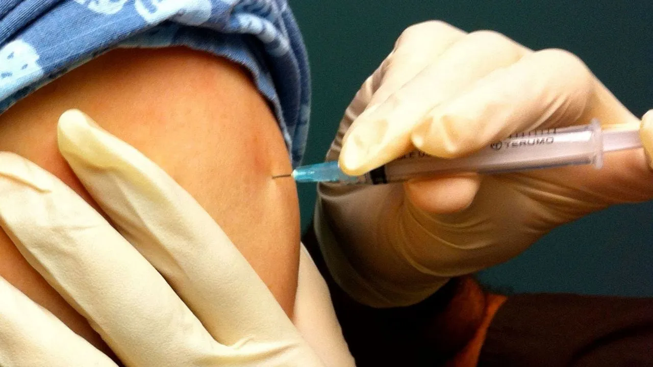 standaard nijkerk los injectie spuit naald vaccineren vaccinatie inenting dokter patint zorg foto blakespot cc by 20