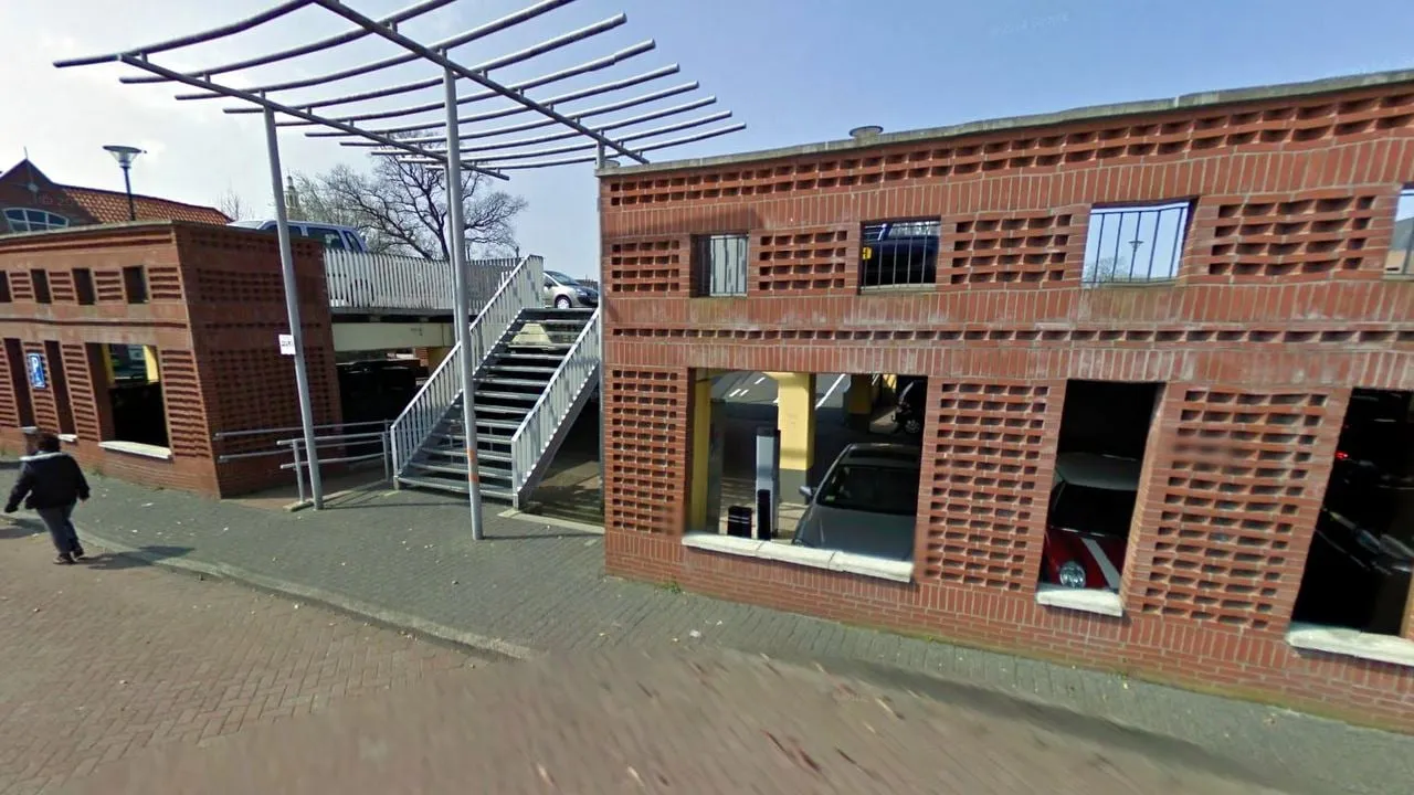 standaard nijkerk parkeergarage bonte koe