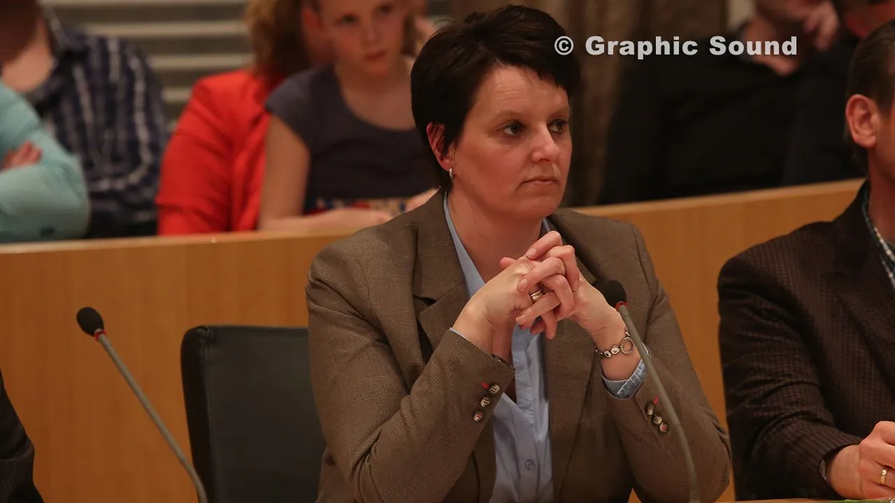 standaard nijkerk politiek antoinette de bruin