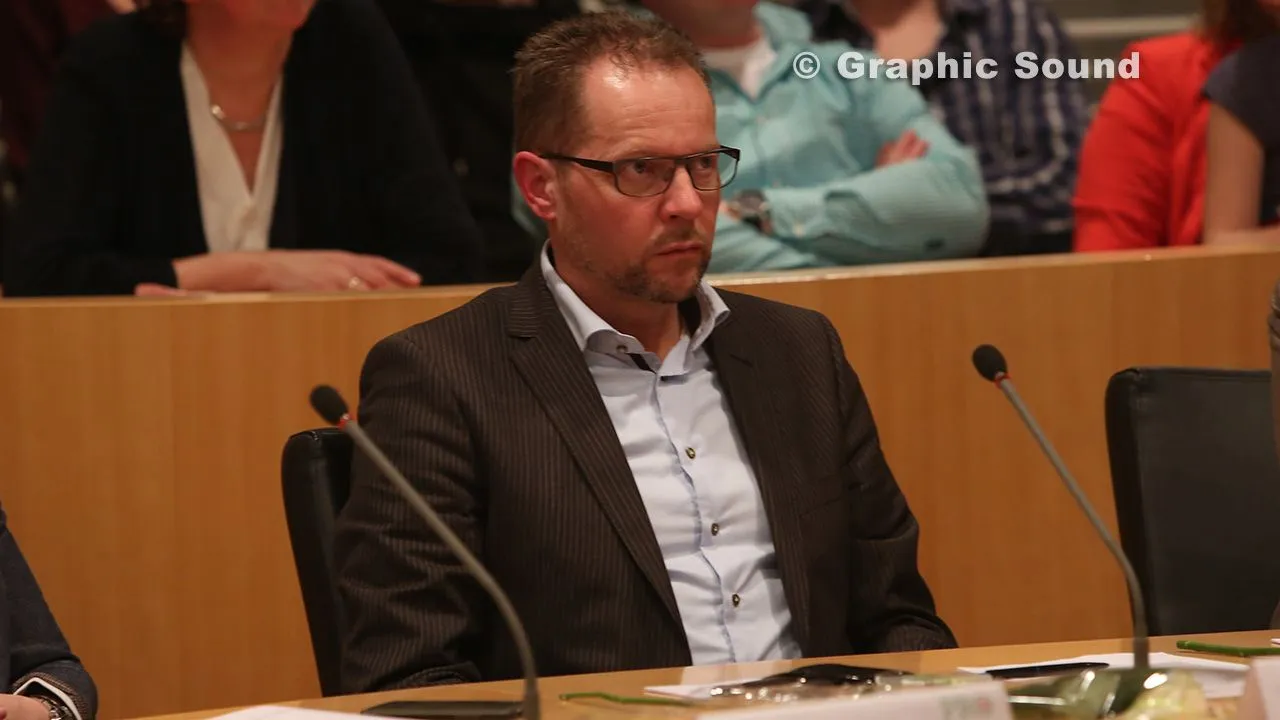 standaard nijkerk politiek ren ruesen 1