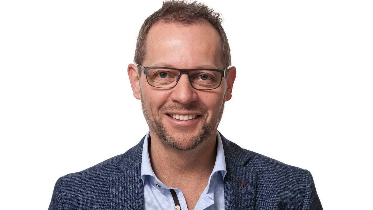 standaard nijkerk politiek ren ruesen