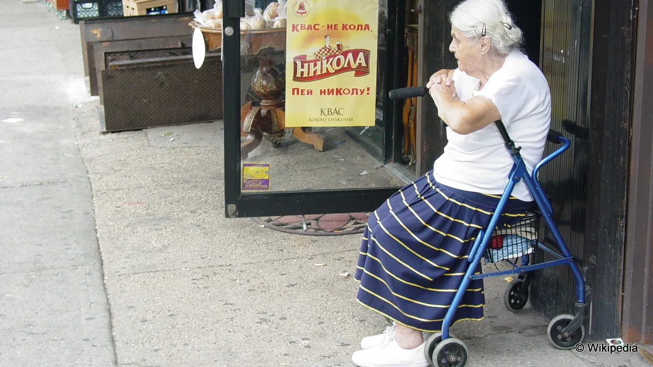 t1zz3k6o01donil42qvekxbt3 newyorkcity oldwomaninbrightonbeach littleodessa