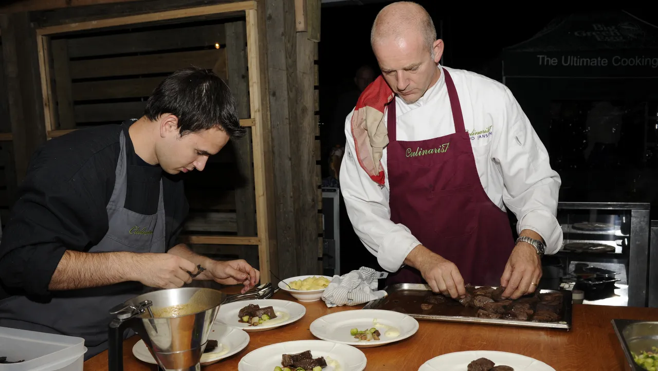 t51p1q7qc69yay0415wrbzfmf 2013 09 02 live cooking