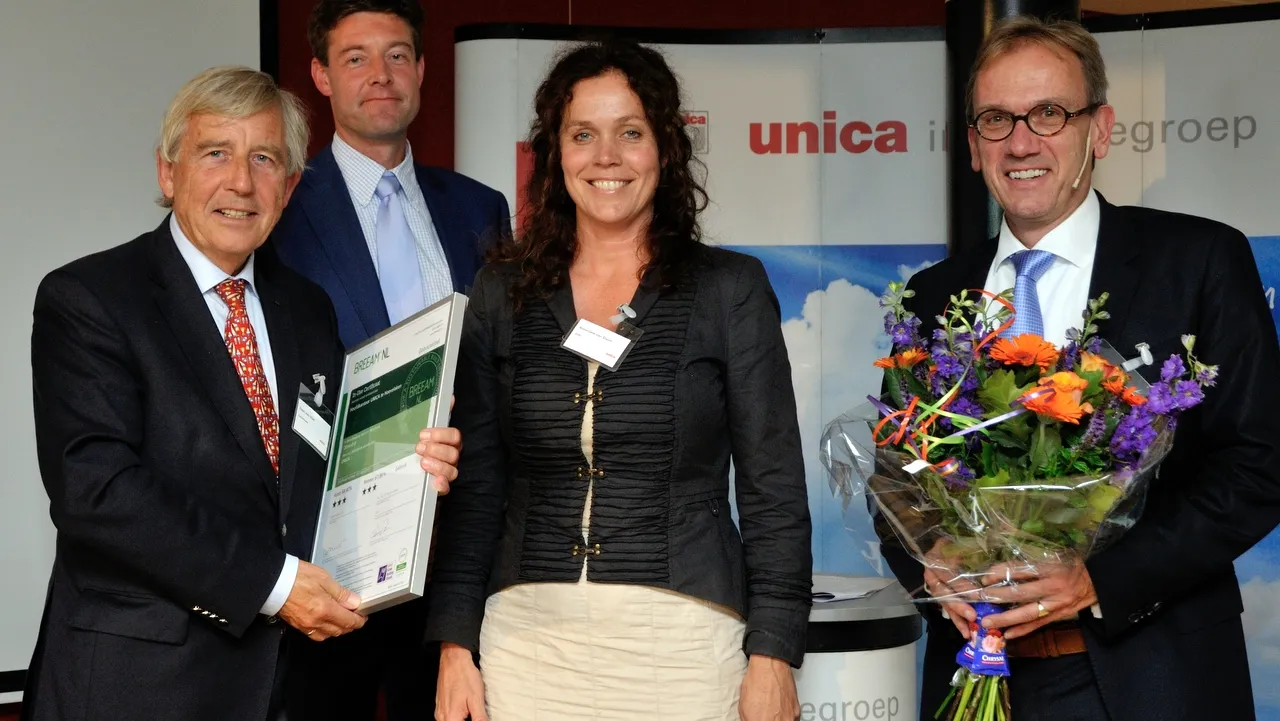 tj310inxcsax6xtxd9qmj2m9g 2014 09 18 uitreiking breeam nl in use certificaat vlnr daan v