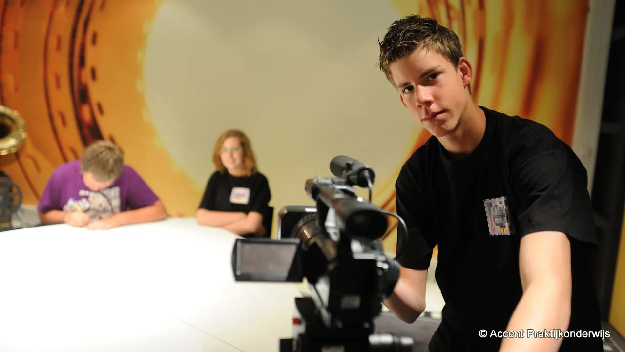 trshfko3fet60qr2bz3mgdrkl 2013 01 13 accent 2