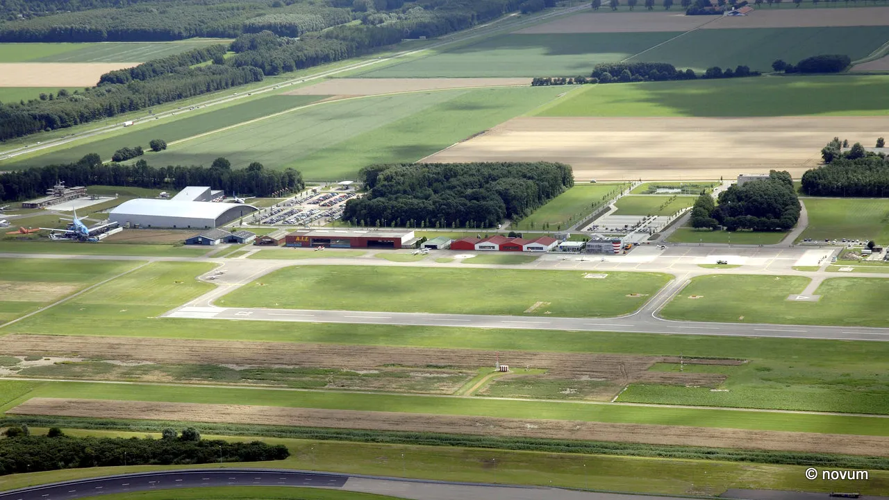 u55xzdz1cv686bylmebzmpqr4 airport lelystad 2