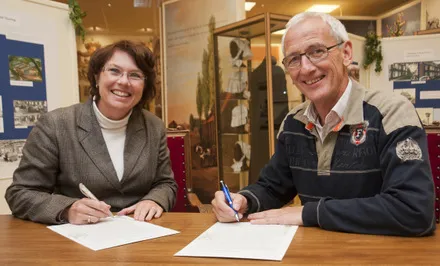 v7byv34yfrdba176g9t14xucq 101156