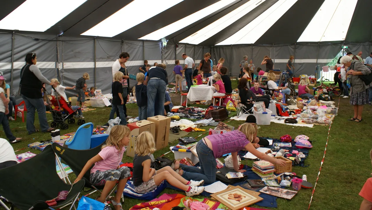 vvkdiuapylx94hmv6aeezzovs 2013 08 17 matjesmarkt vakantiespektakel