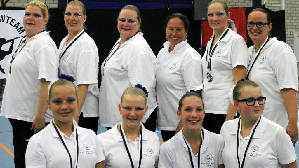 whusuliqe2pvodiod0r0s5i0d 2013 09 15 majorettes