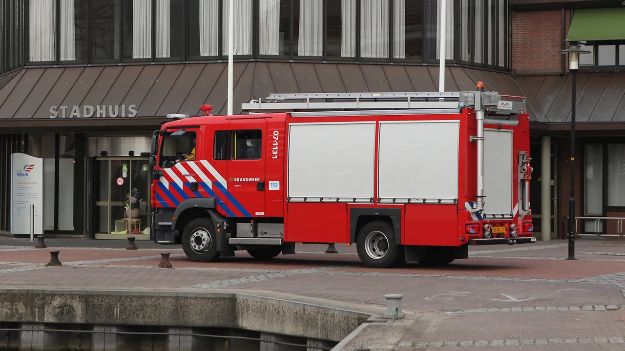 x7ch41k39c3scwvl4qb8rrklp brandweer2