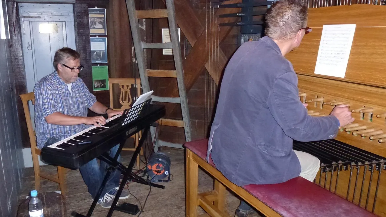 xa1lvaeetmobqi8ynn53pfwp1 2013 09 06 carillon piano