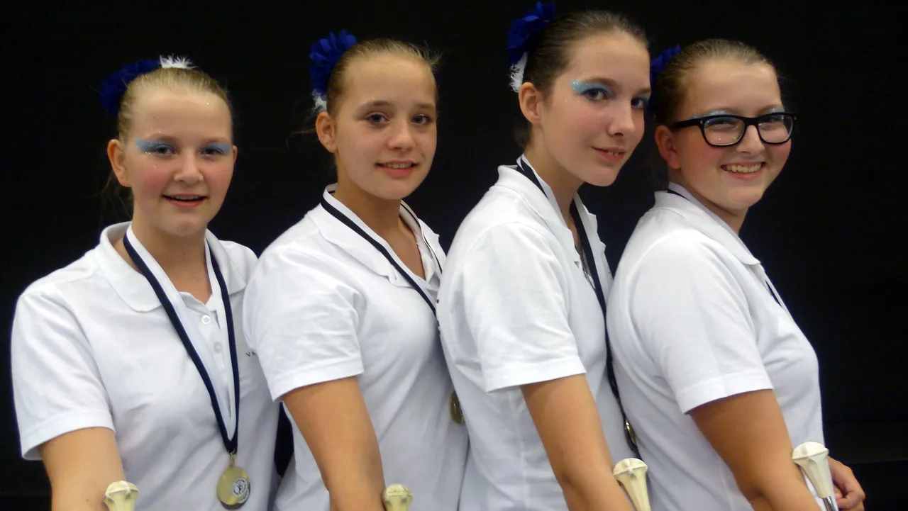 xu5ljdvmfeynhg8klkcymblv6 2014 09 27 majorettes