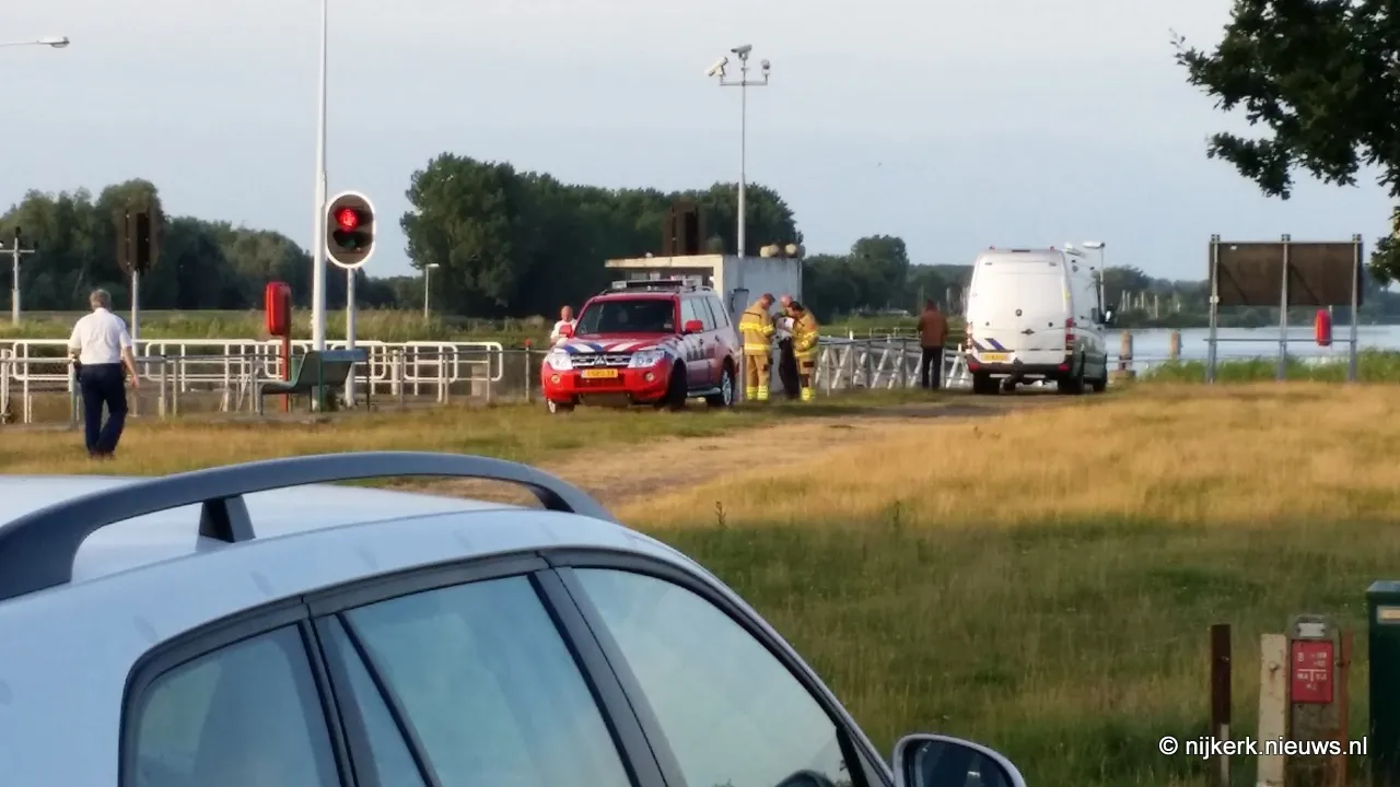 y5pn635y3jr8yytvd8d8aqk4d 2014 06 25 geen bom bij sluis 2