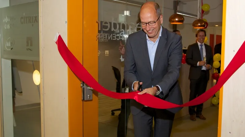 yg6f0a6rnvs5534qvsh2qimq0 2014 10 16 opening meander innovation center