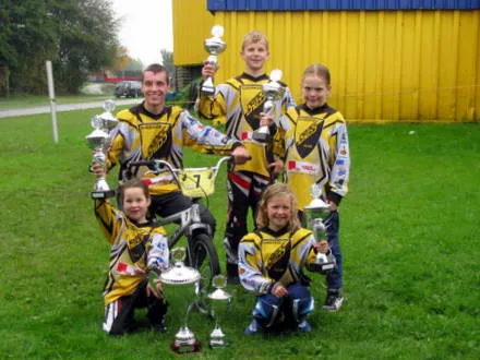 z3b79wg9c9t3pyzfcvzj0q49r 182312