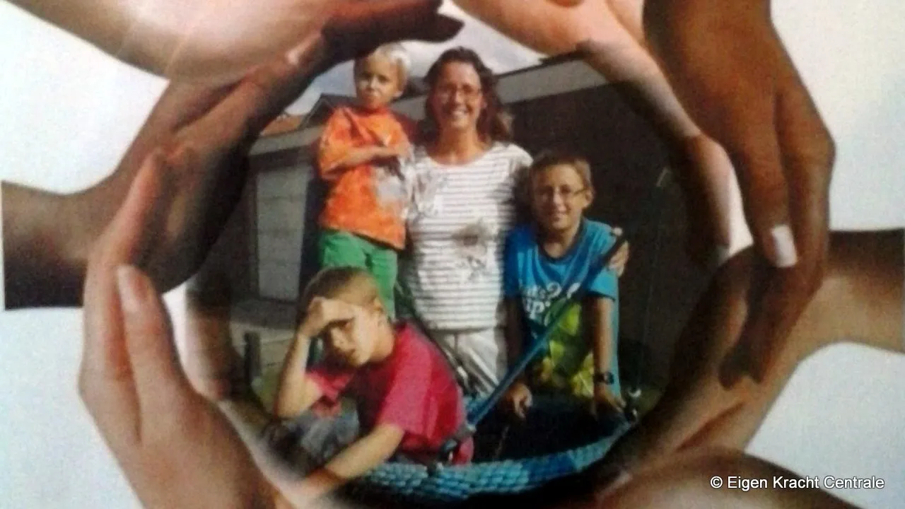 zioz6hrk81uw3ezffv2gcd8pz 2013 10 21 gezinsfoto juli1