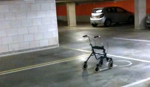 zt7ezz5iya1weq0g6iynb41is 2014 02 21 parkeren nije veste