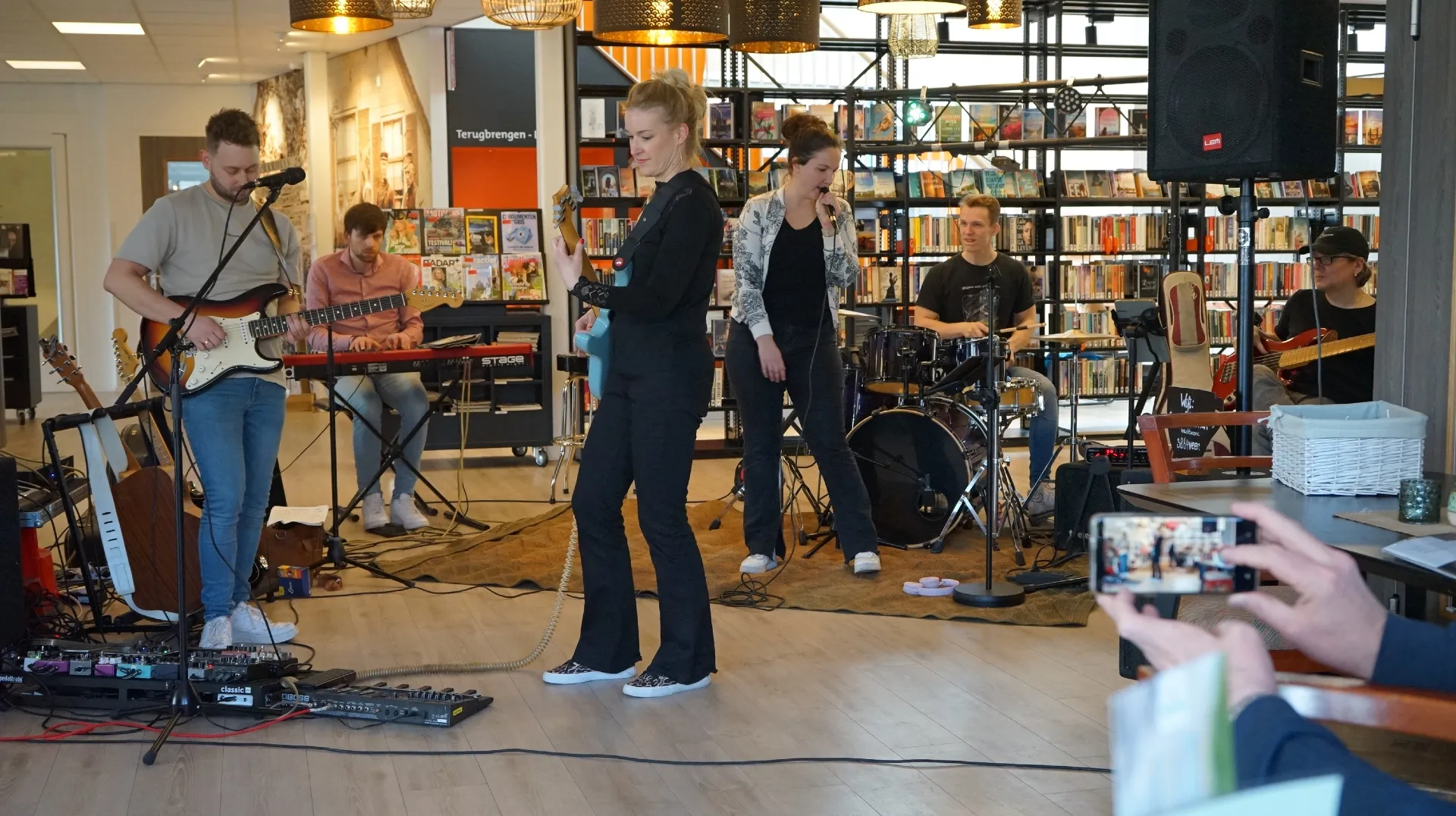 2024 03 09 gitaristen joel floor 4