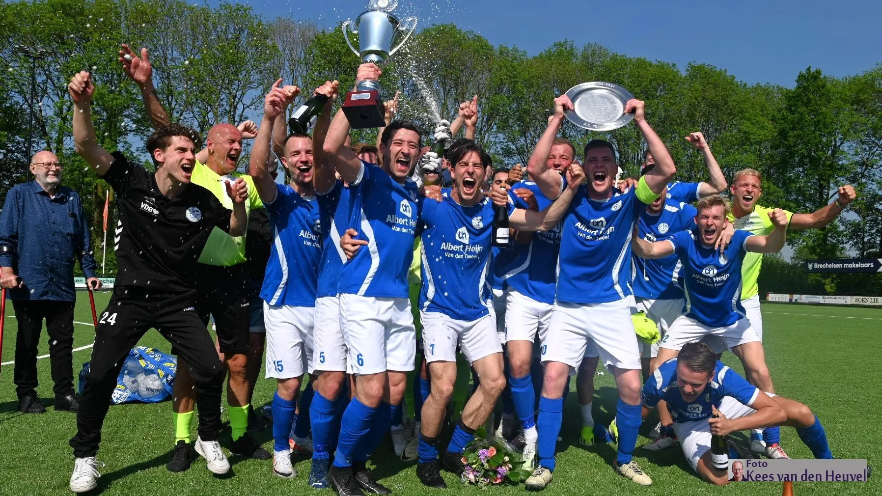 2024 05 11 veensche boys kampioen 2024b4