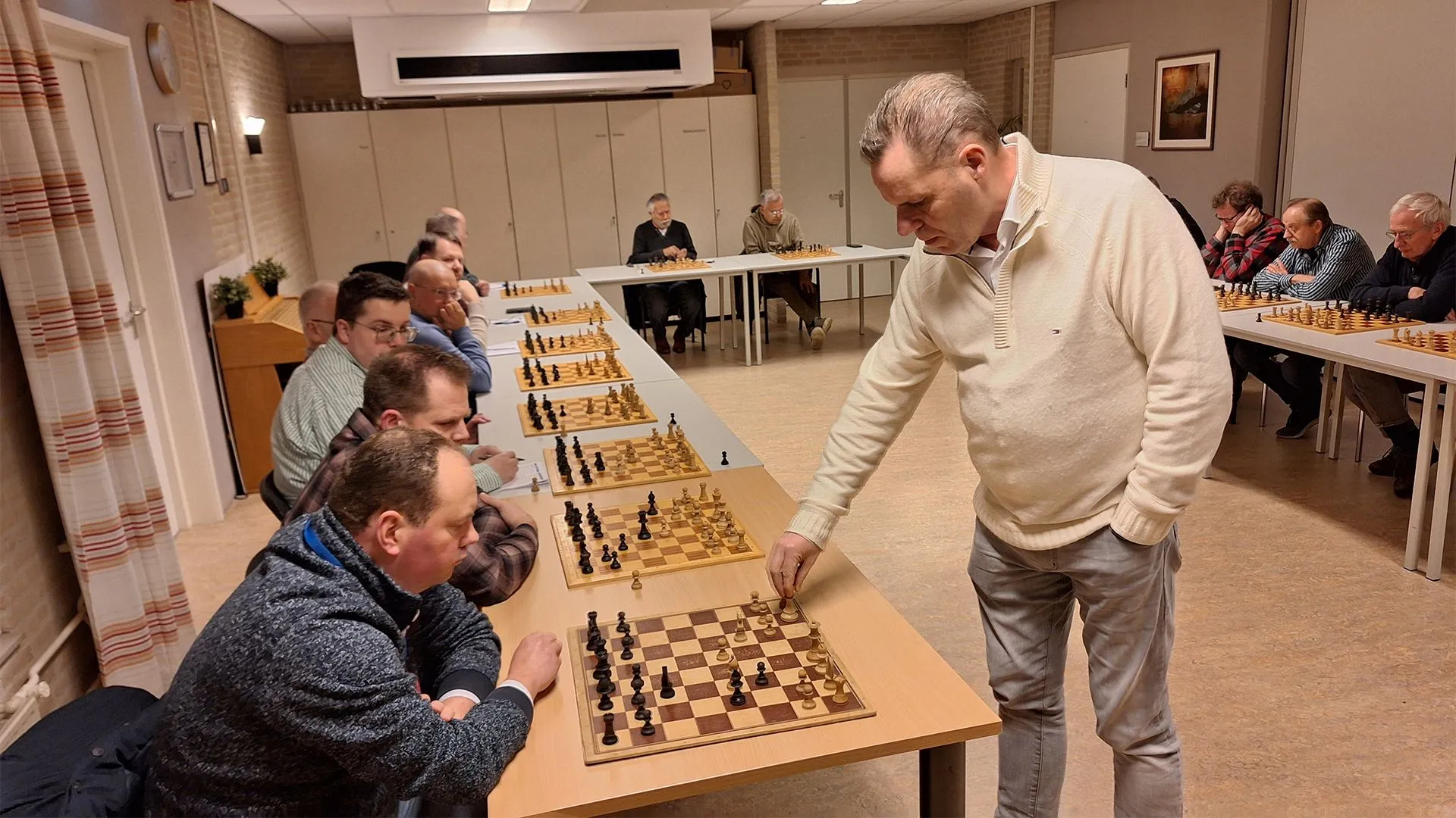 2024 12 25 schaaksimultaaan nijkerk 2024 ps