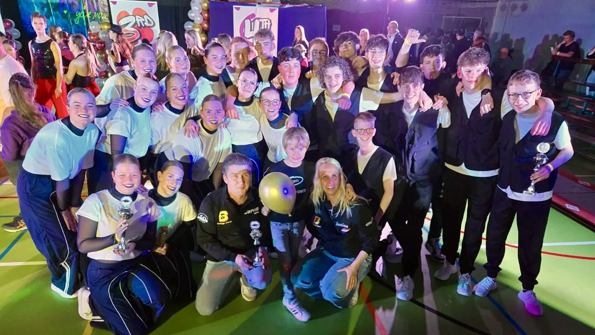 2025 03 29 de trotse dansers van badabounce get up en zero gravity