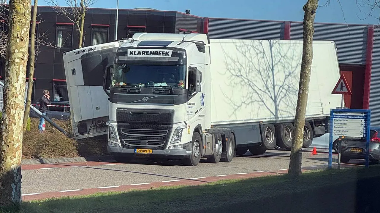 2025 04 01 trailer van schotel 2