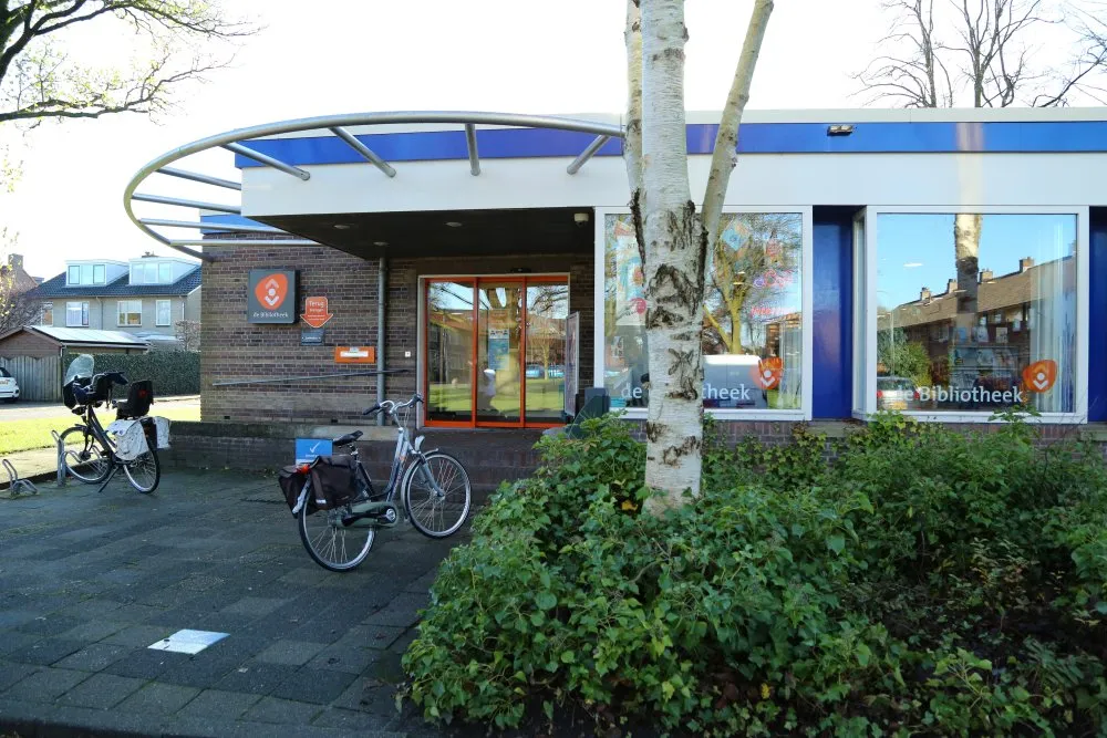 01 service en informatiepunt in bibliotheek hoevelaken